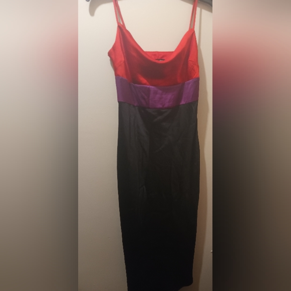 Elegant Red and Black Colorblock Dress